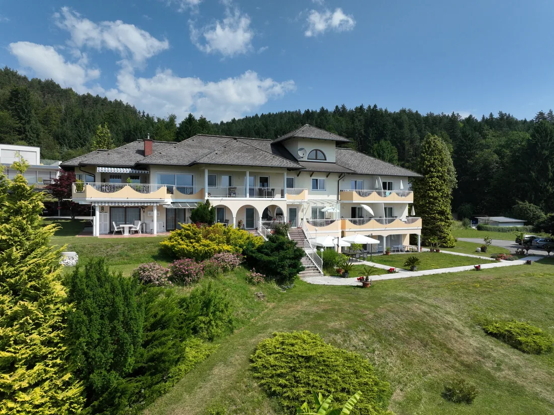Aparthotel Claudia mit Garten und sonnigen Balkonen